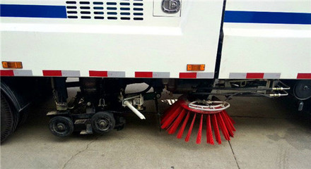 掃路車與洗掃車的區別及使用原理